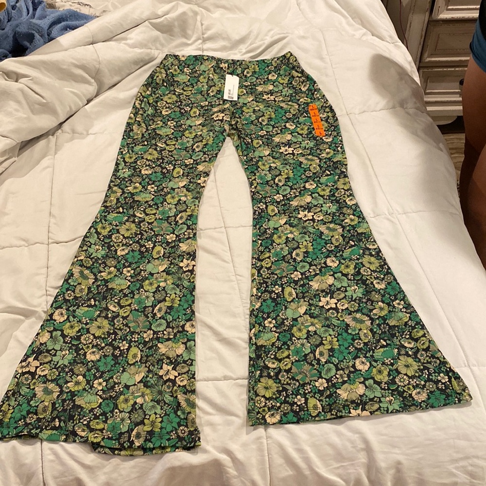 Floral print bell bottom pants stretchy